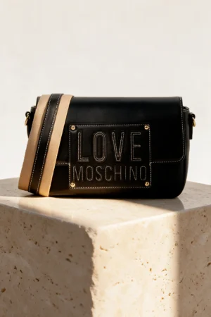 Torebka listonoszka czarna Love Moschino – widok z przodu